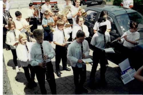 Saison 1996-1997 Juin Aubade de la classe d'orchestre à Lucien Mellardi pour sa retraite professionnelle