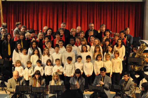 Saison 2010-2011 Participation au concert de Noël de l'harmonie
